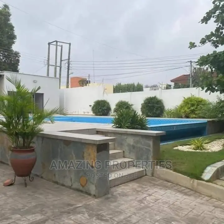 6bdrm Penthouse in Airport for Sale
