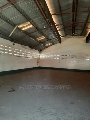 200sqm Warehouse at Tema Community 9