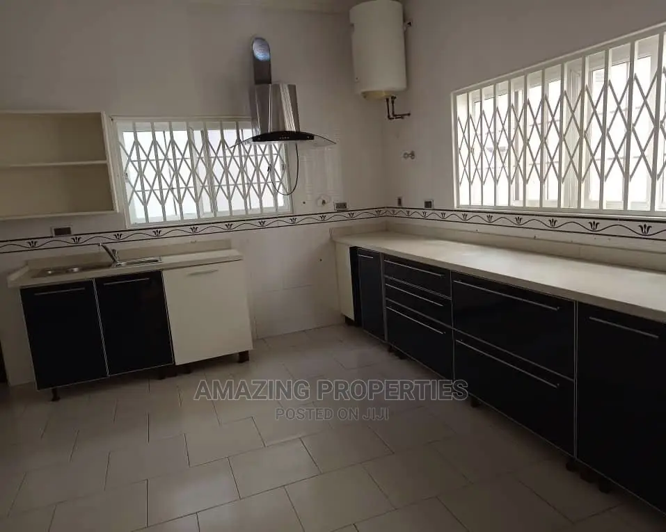 4bdrm House in Cantonments for Sale