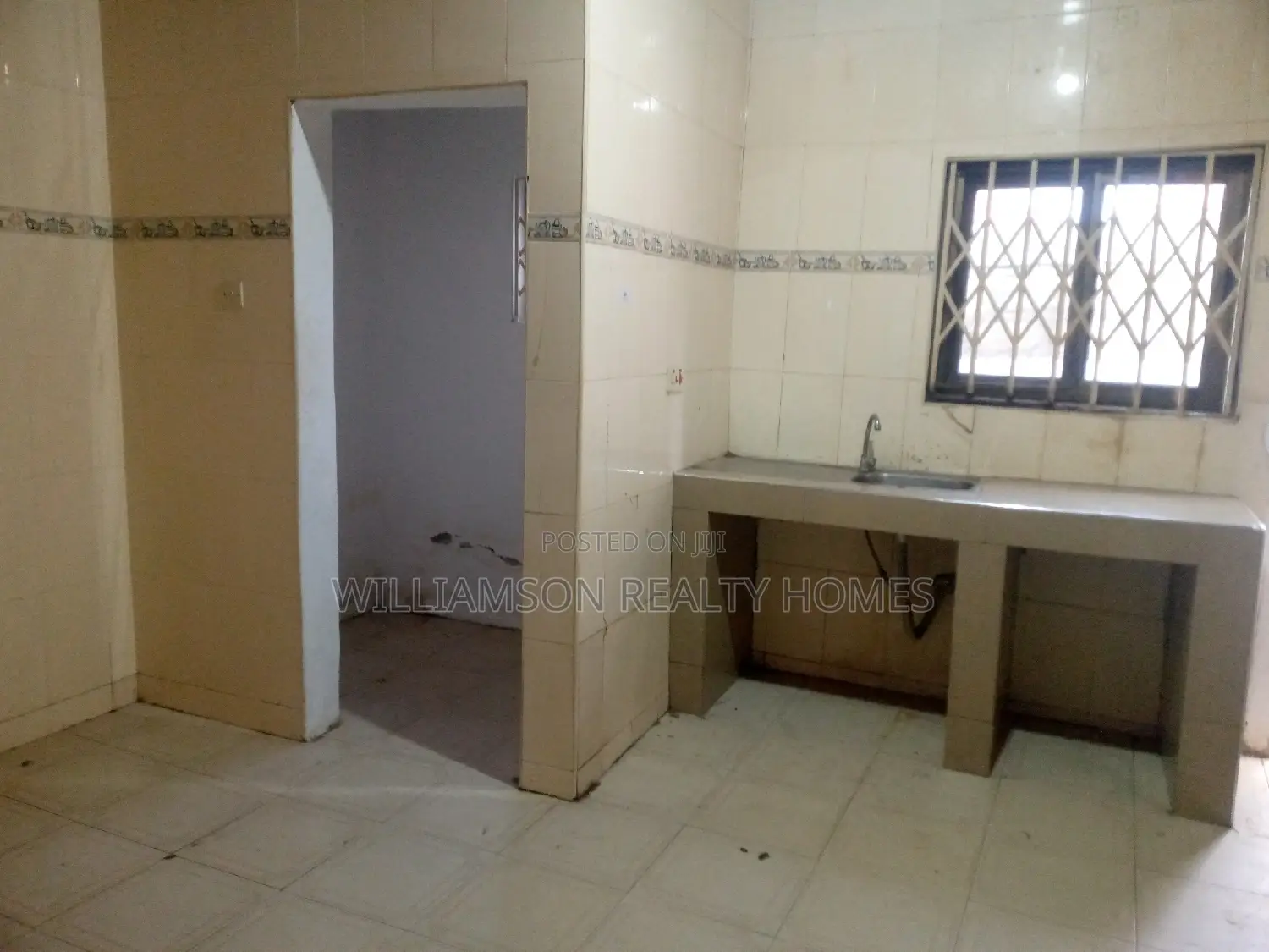 4bdrm Apartment in Community 18, Spintex for rent