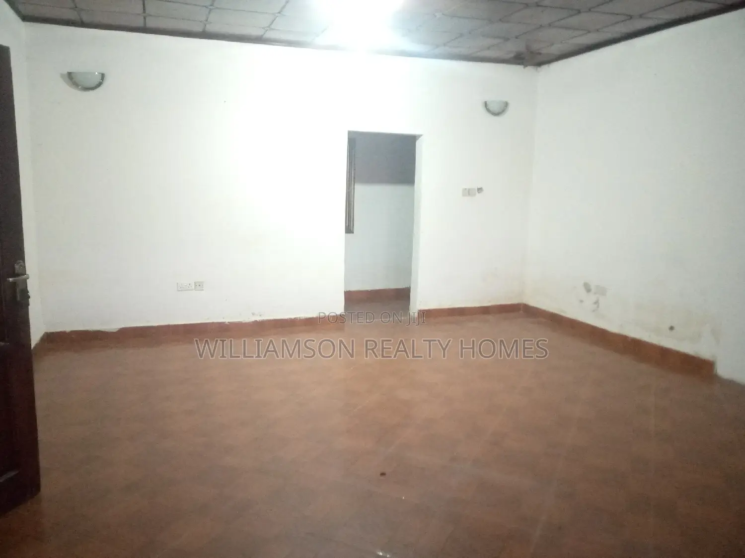 4bdrm Apartment in Community 18, Spintex for rent