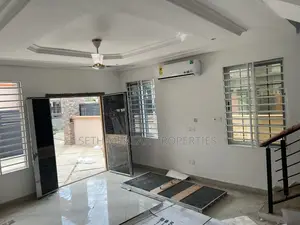 3bdrm House in Achimota Close To for rent