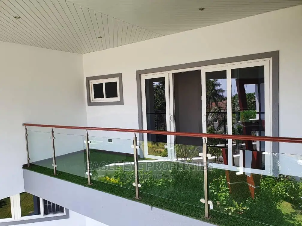5bdrm House in Airport Hills for sale