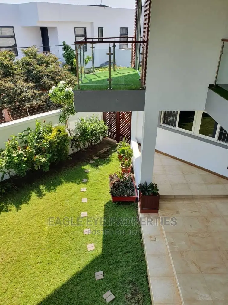 5bdrm House in Airport Hills for sale