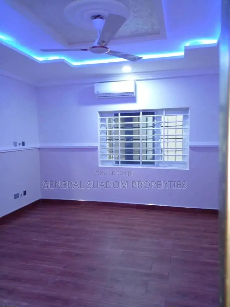 6bdrm Duplex in Suadom Properties, Manet Junction for Sale