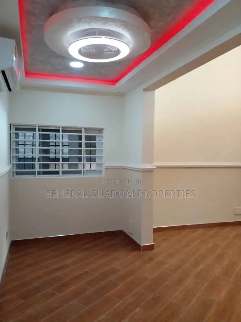 6bdrm Duplex in Suadom Properties, Manet Junction for Sale