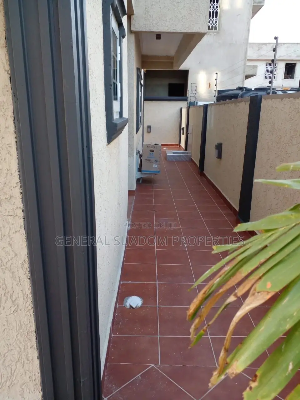 6bdrm Duplex in Suadom Properties, Manet Junction for Sale