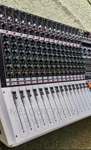 Yamaha 16channel Powered Mixer (KV 160)