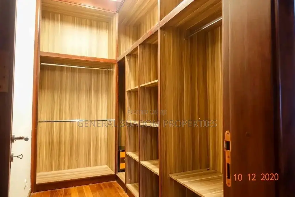 4bdrm Bungalow in Suadom Properties, Labone Junction for Rent