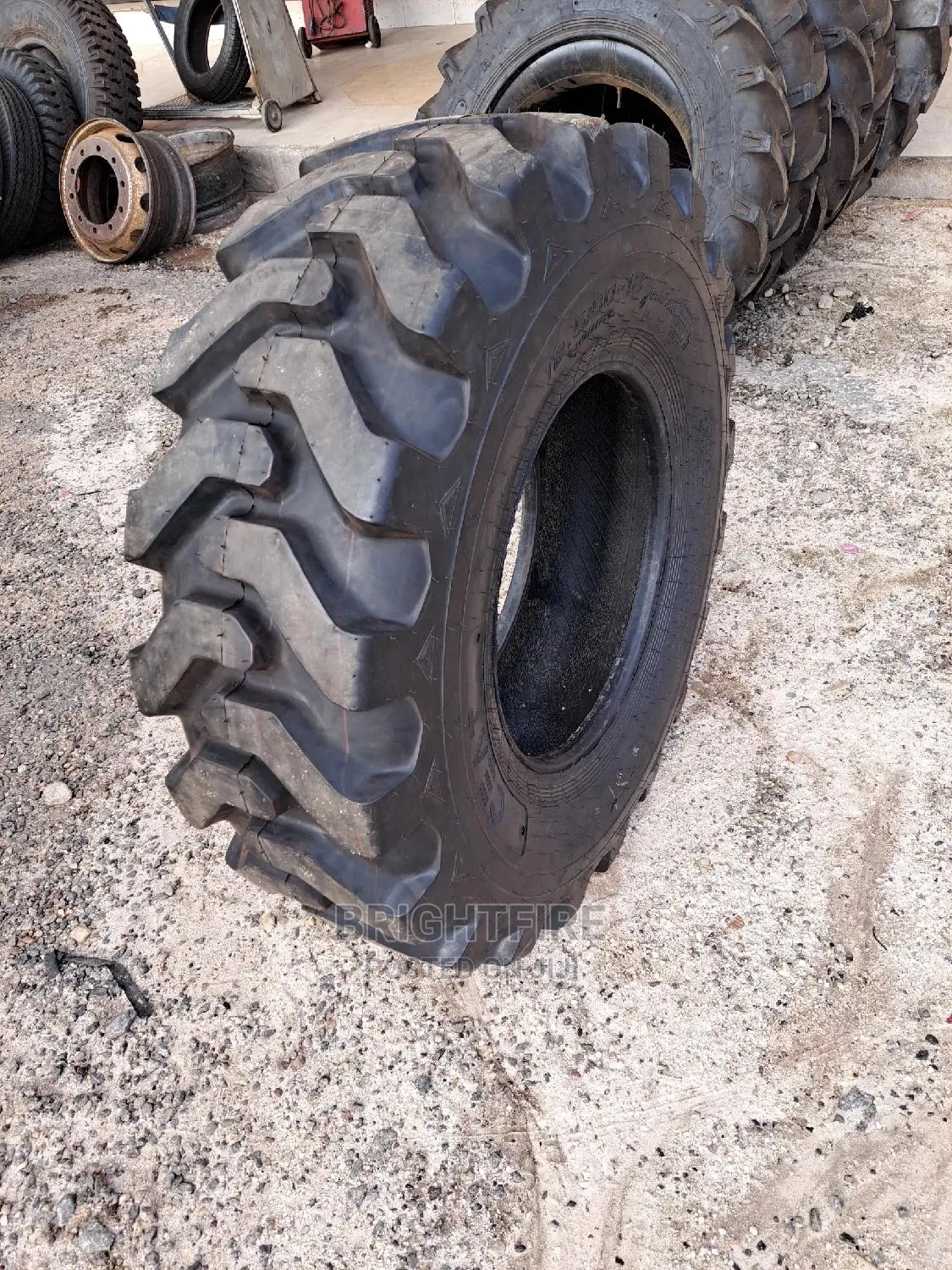 12.5/80-18 Backhole Tire