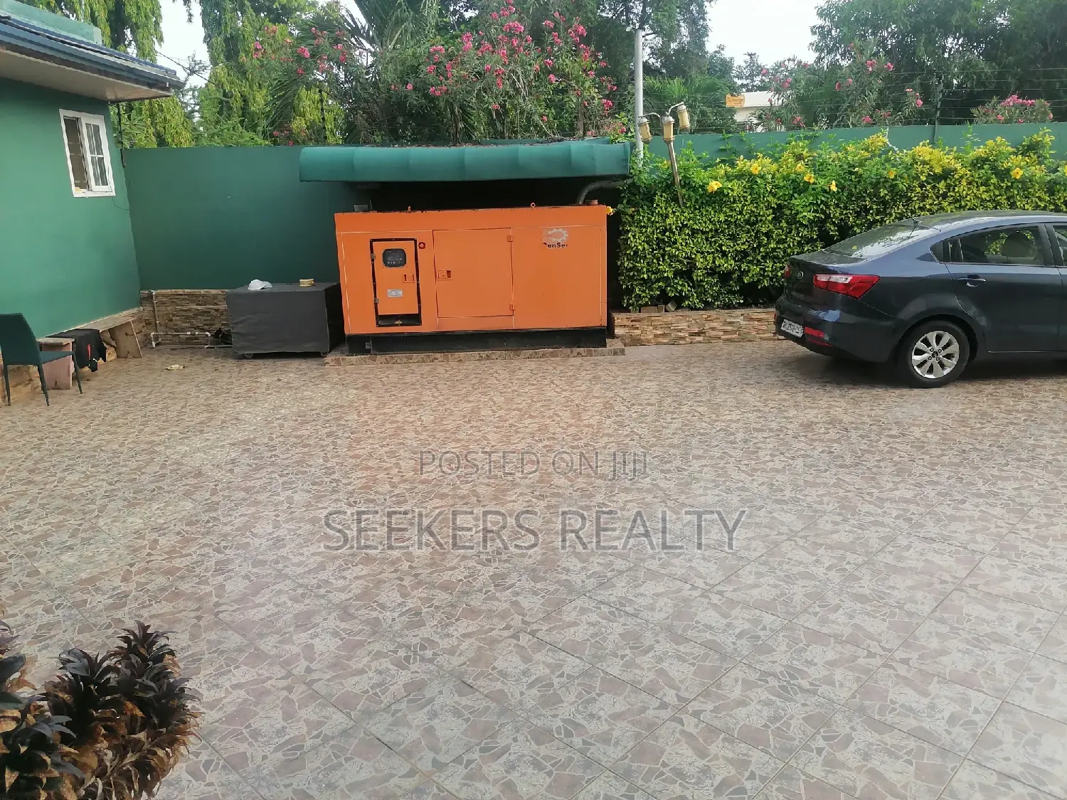 Furnished 3bdrm Apartment in Seekers Realty, Coffee Shop Area for rent