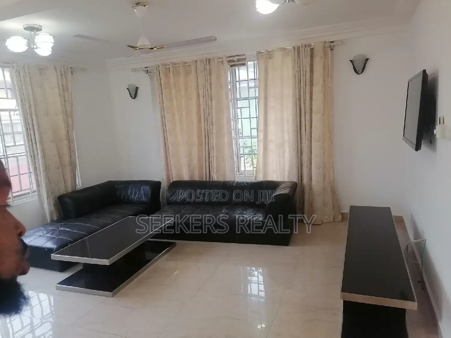 Furnished 3bdrm Apartment in Seekers Realty, Coffee Shop Area for rent