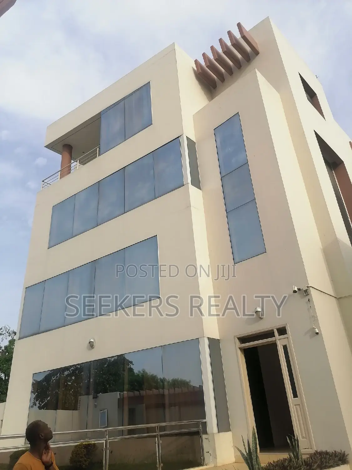 Furnished 2bdrm Apartment in Seekers Realty, Coffee Shop Area for rent