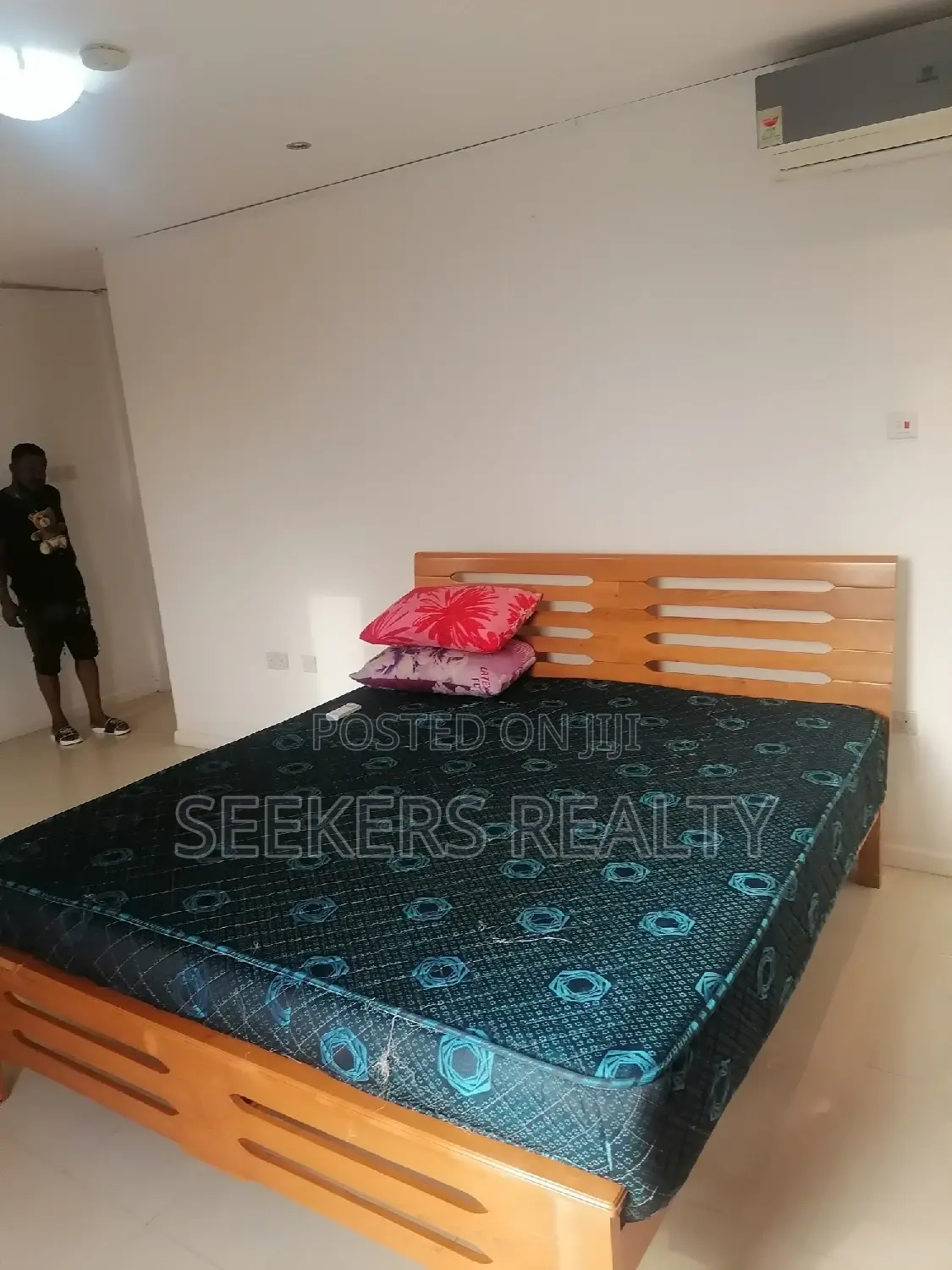 Furnished 2bdrm Apartment in Seekers Realty, Coffee Shop Area for rent