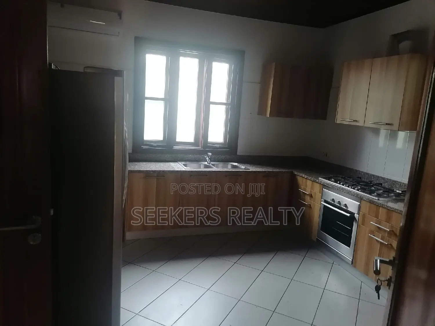 Furnished 4bdrm Townhouse / Terrace in Seekers Realty, US Embassy Area