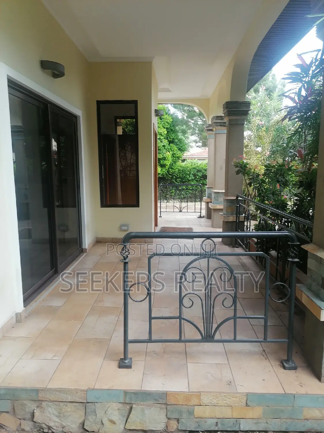 Furnished 4bdrm Townhouse / Terrace in Seekers Realty, US Embassy Area