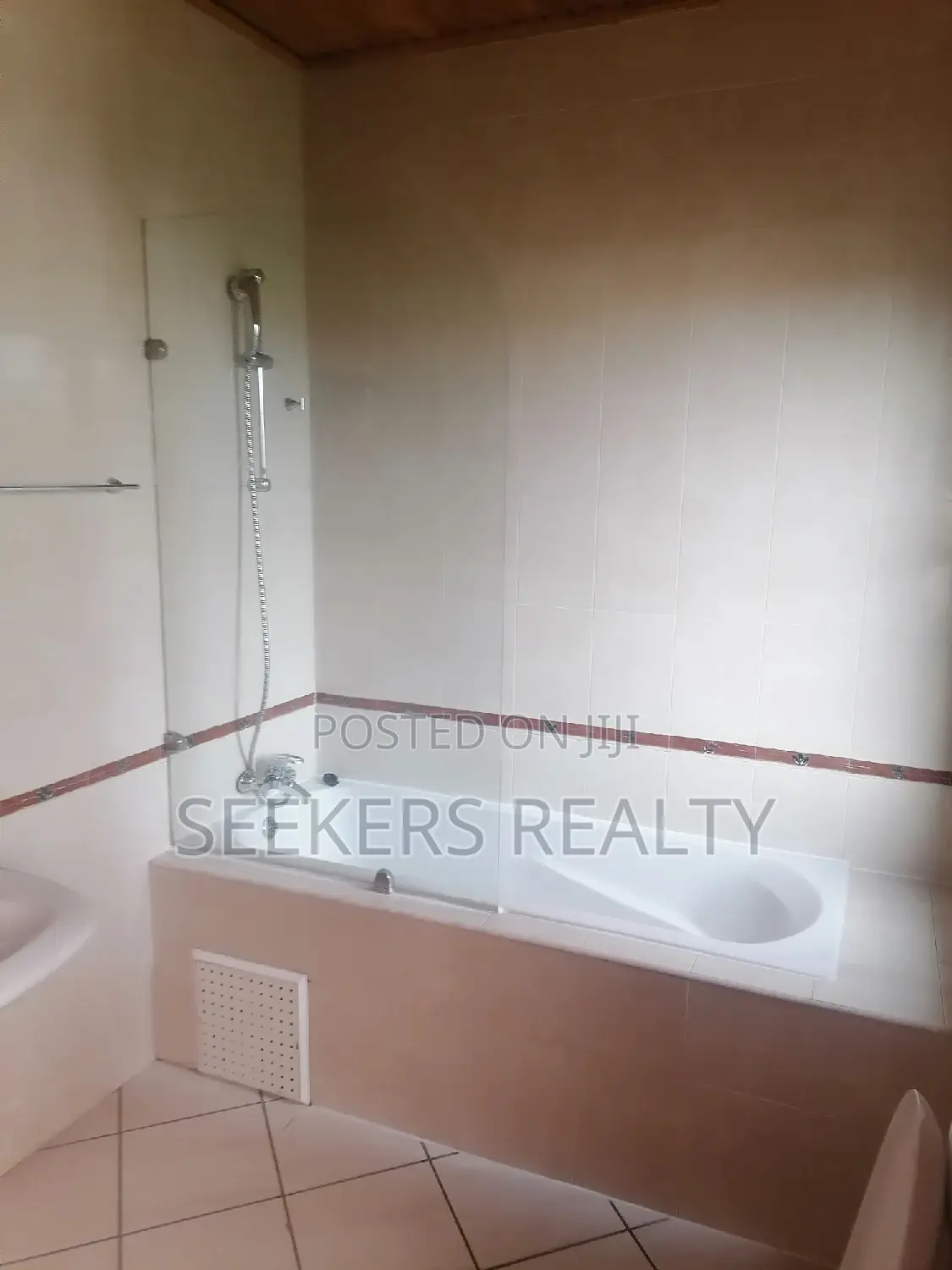 Furnished 4bdrm Townhouse / Terrace in Seekers Realty, US Embassy Area