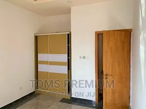 Furnished 4bdrm Chalet in School Junction for rent