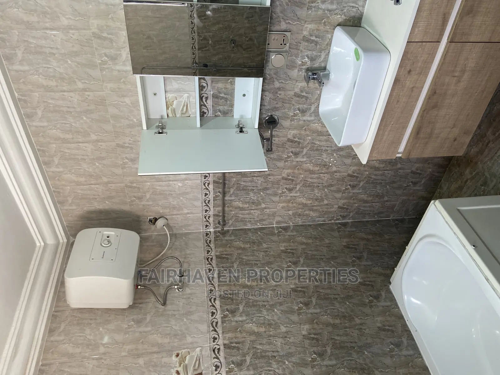 3bdrm Apartment in Tseaddo, Airport Residential Area for rent