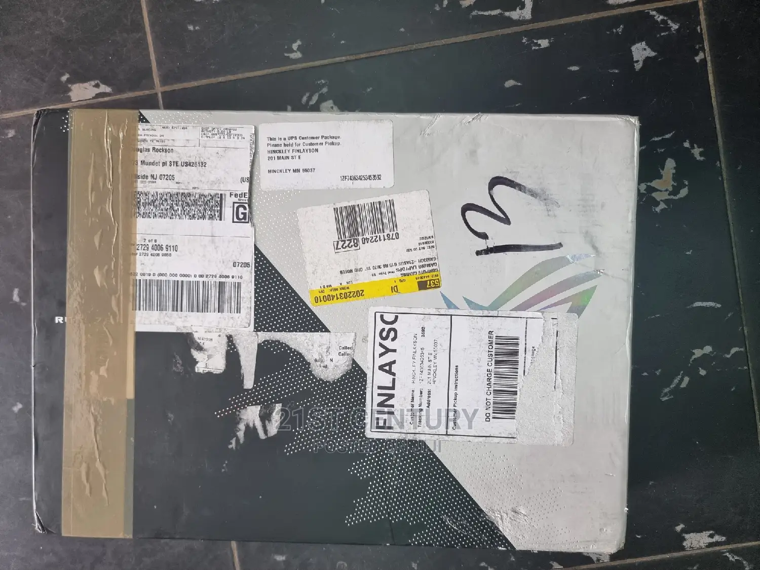 New Laptop Asus ROG Zephyrus G15 16GB AMD Ryzen SSD 1T