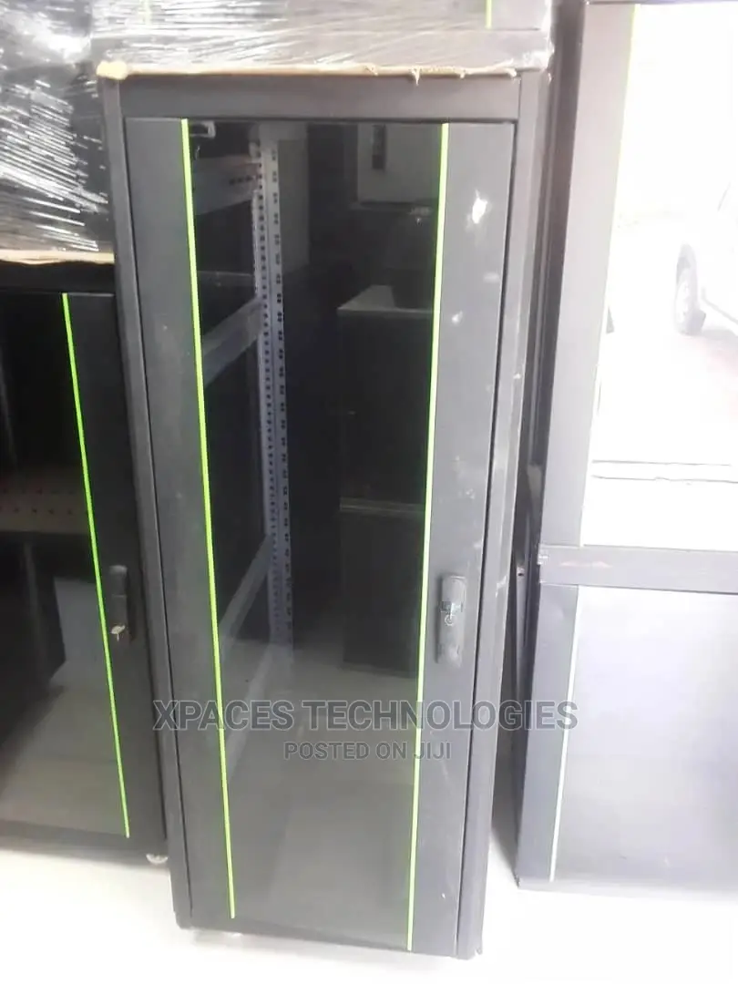 32u Rack Networking Server Cabinet 600mmx600mm Glass Door