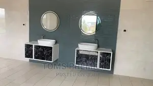 5bdrm Penthouse in Ogbojo, American House for Sale