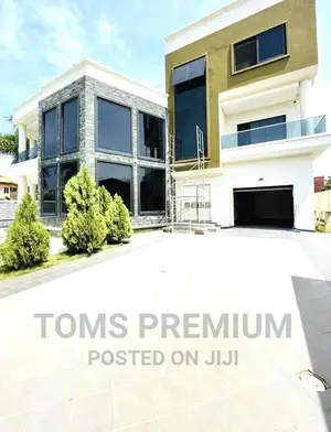 5bdrm Penthouse in Ogbojo, American House for Sale
