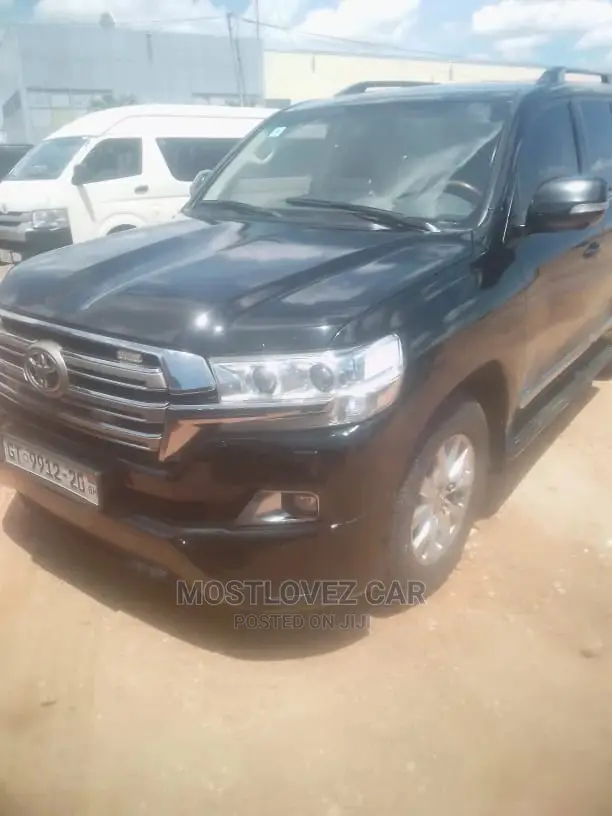 Car Hire in Ghana. Rent a Landcruisers for Airport Pickup