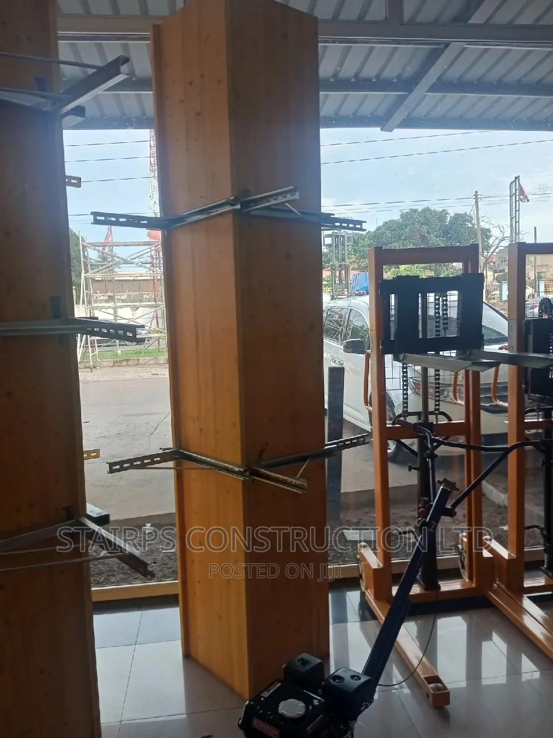Italian Scaffolds and Building Materials and Tools for Sale