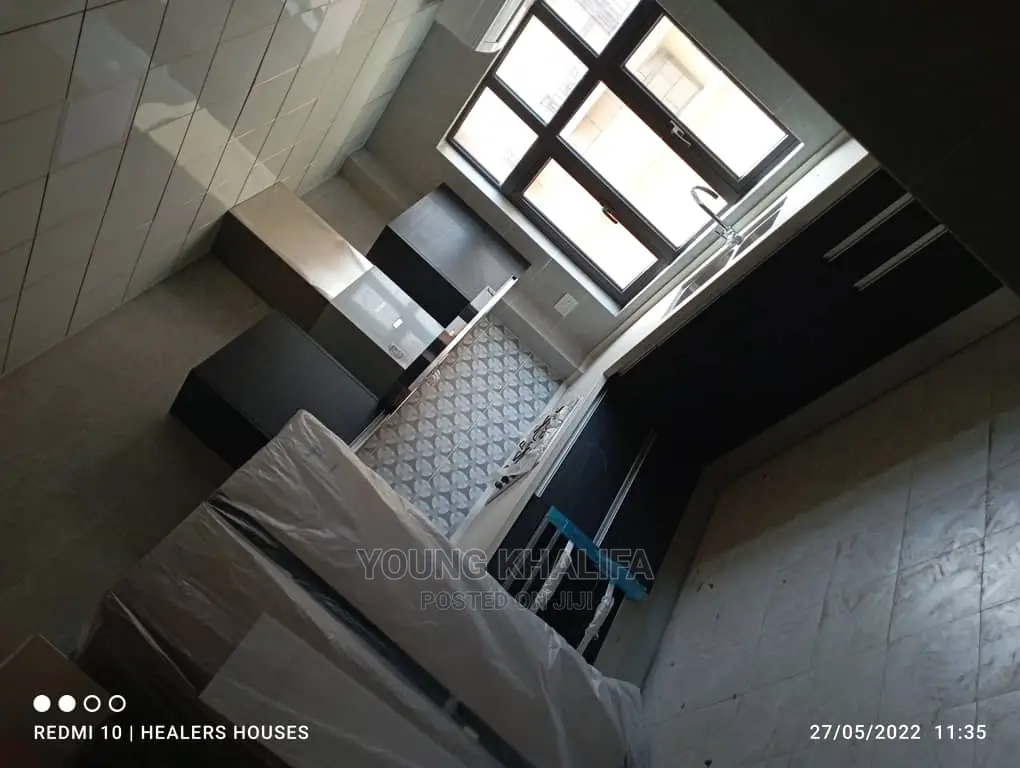 Furnished 6bdrm House in East Legon for sale