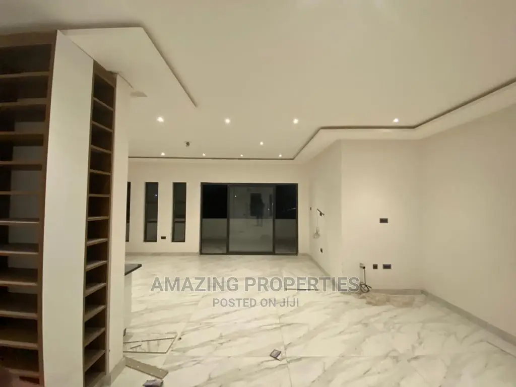 4bdrm House in Adjinganor, Adjiriganor for Sale