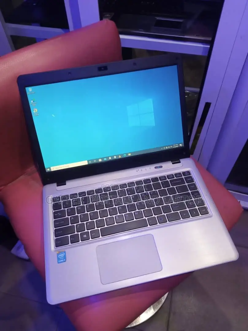 New Laptop Acer AS5755 8GB Intel Core I5 SSD 72GB