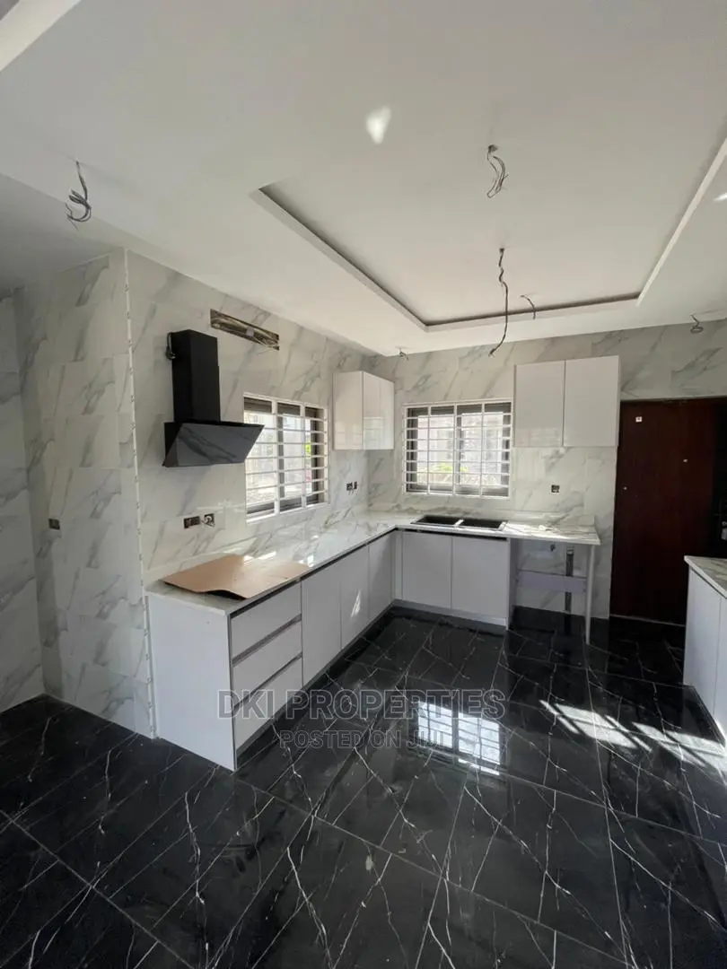 4bdrm House in Dki Properties, East Legon for Sale