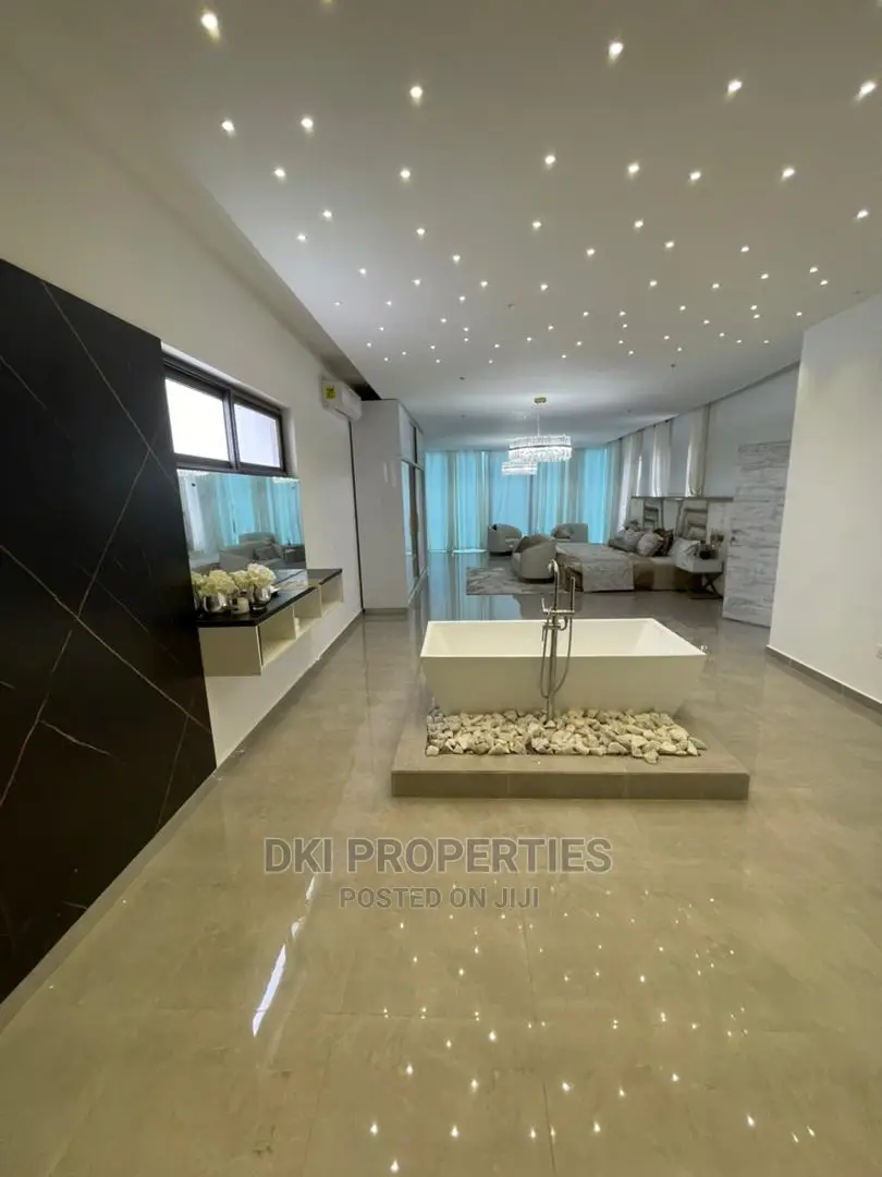 4bdrm House in Dki Properties, Adjiriganor for Sale