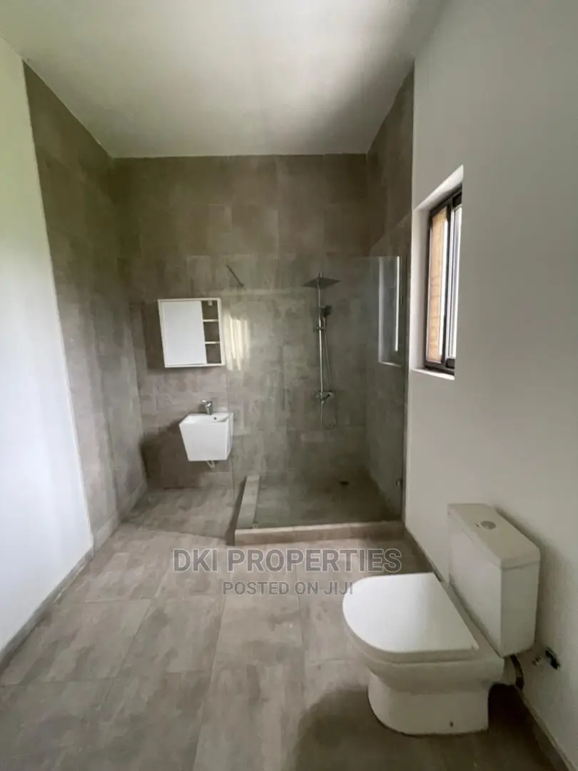 4bdrm House in Dki Properties, Adjiriganor for Sale