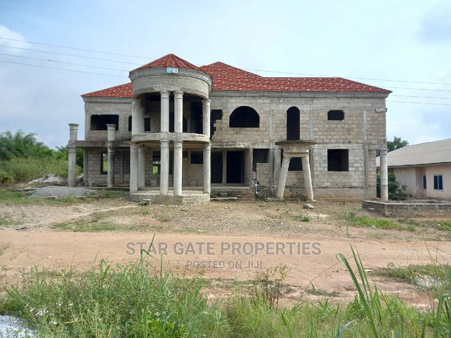 8bdrm Mansion in Star Gate, Kumasi Metropolitan for sale