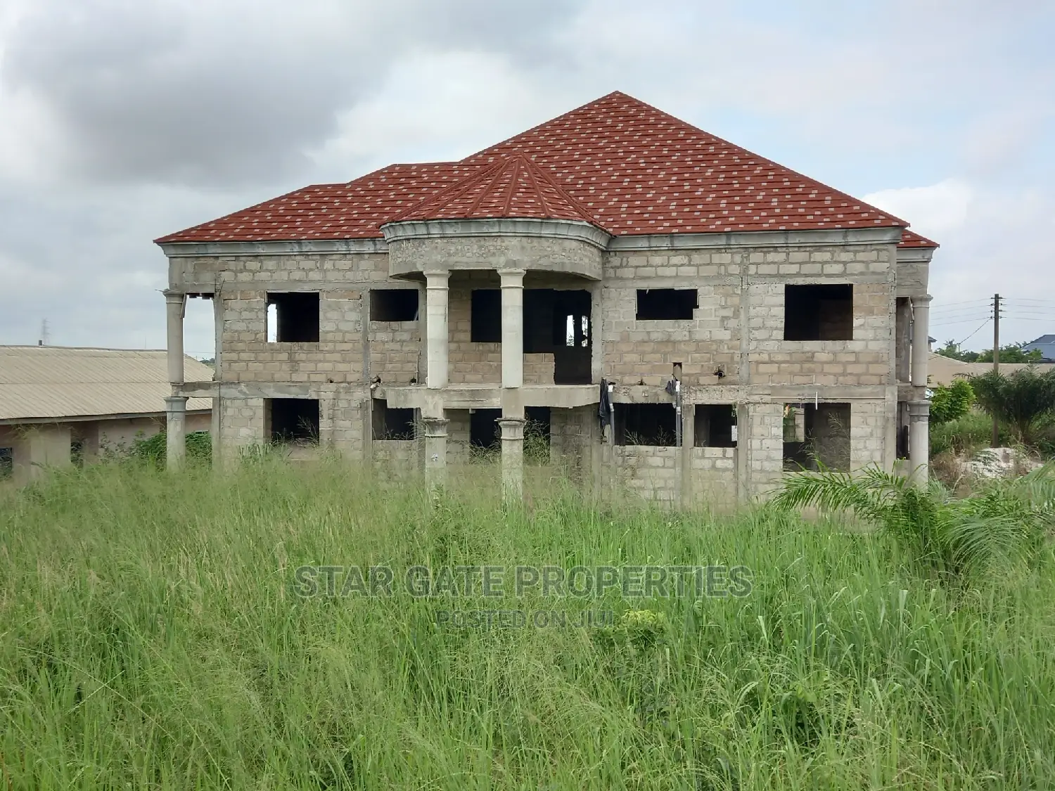 8bdrm Mansion in Star Gate, Kumasi Metropolitan for sale