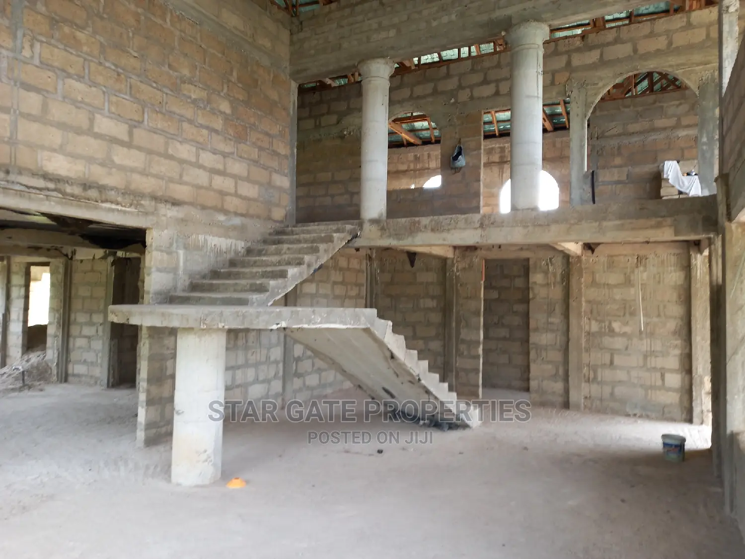 8bdrm Mansion in Star Gate, Kumasi Metropolitan for sale