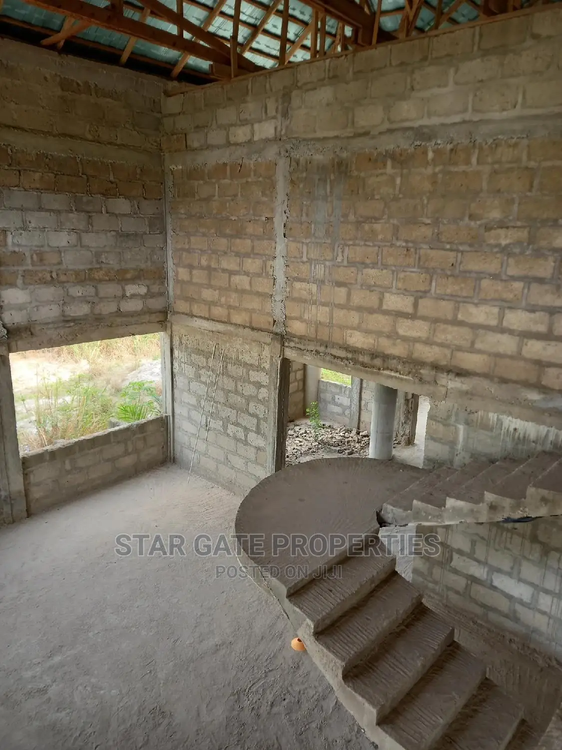 8bdrm Mansion in Star Gate, Kumasi Metropolitan for sale