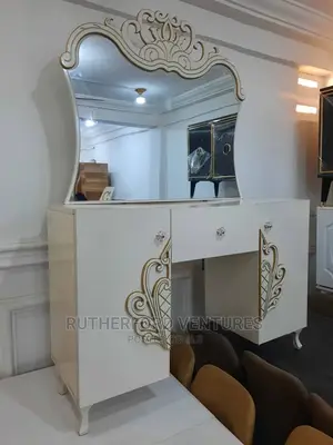 Executive Wooden Dressing Mirror