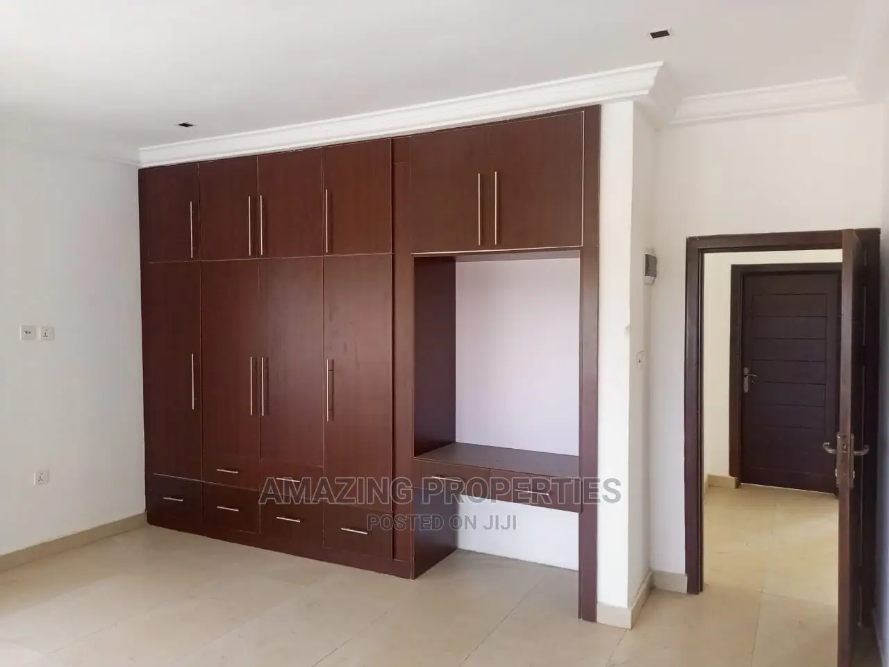 4bdrm House in Airport Residential, Cantonments for Rent