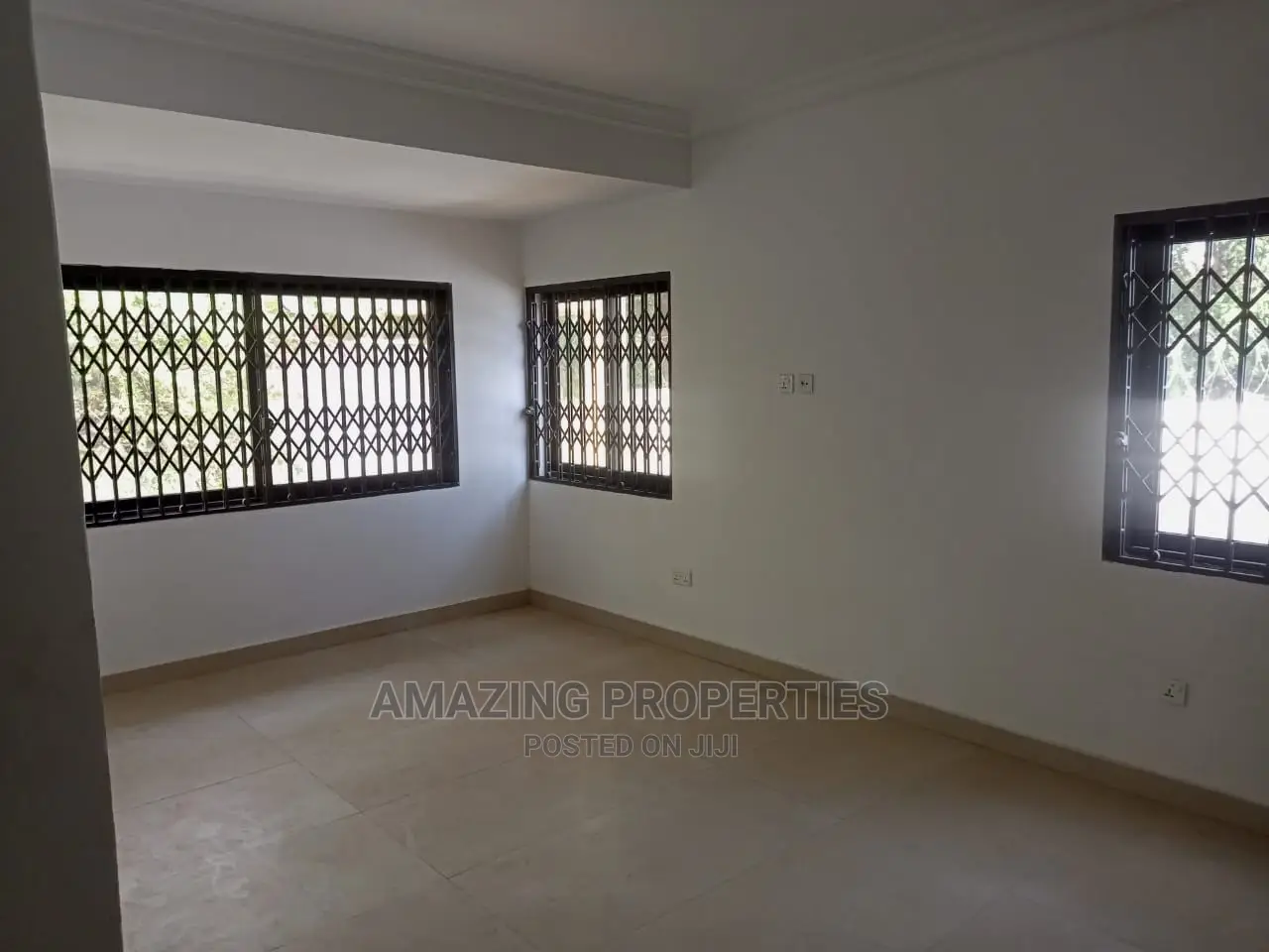 4bdrm House in Airport Residential, Cantonments for Rent