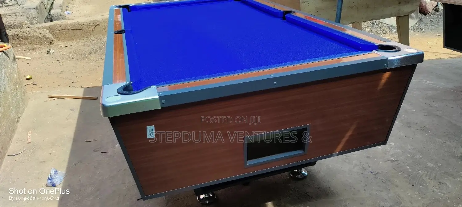 Merchanised Token Coins Operating Snooker Machine
