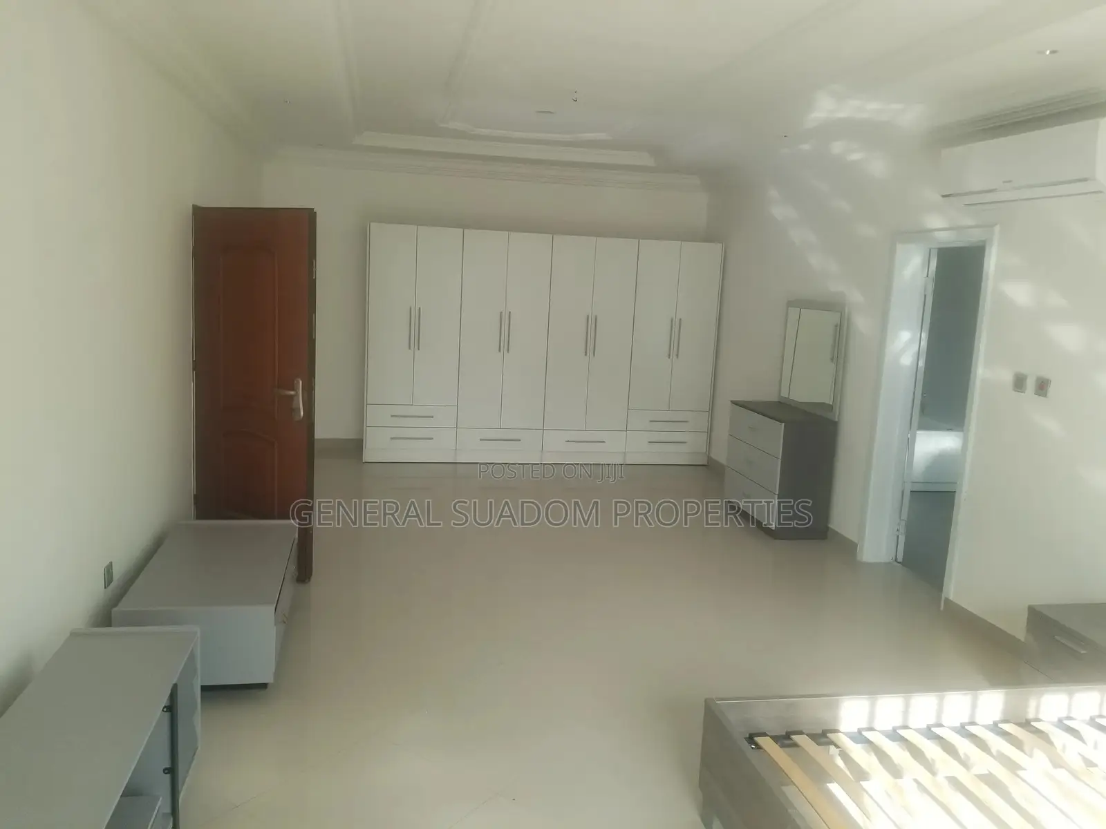 4bdrm Duplex in Suadom Properties, Osu Ako-Adjei for Rent
