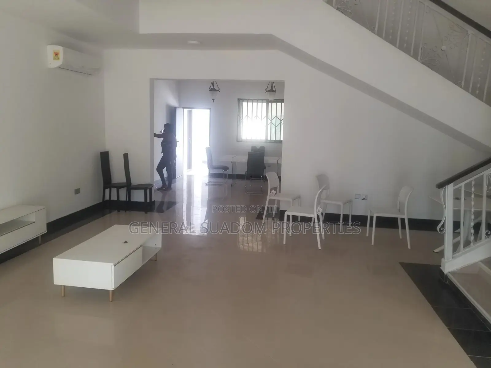4bdrm Duplex in Suadom Properties, Osu Ako-Adjei for Rent