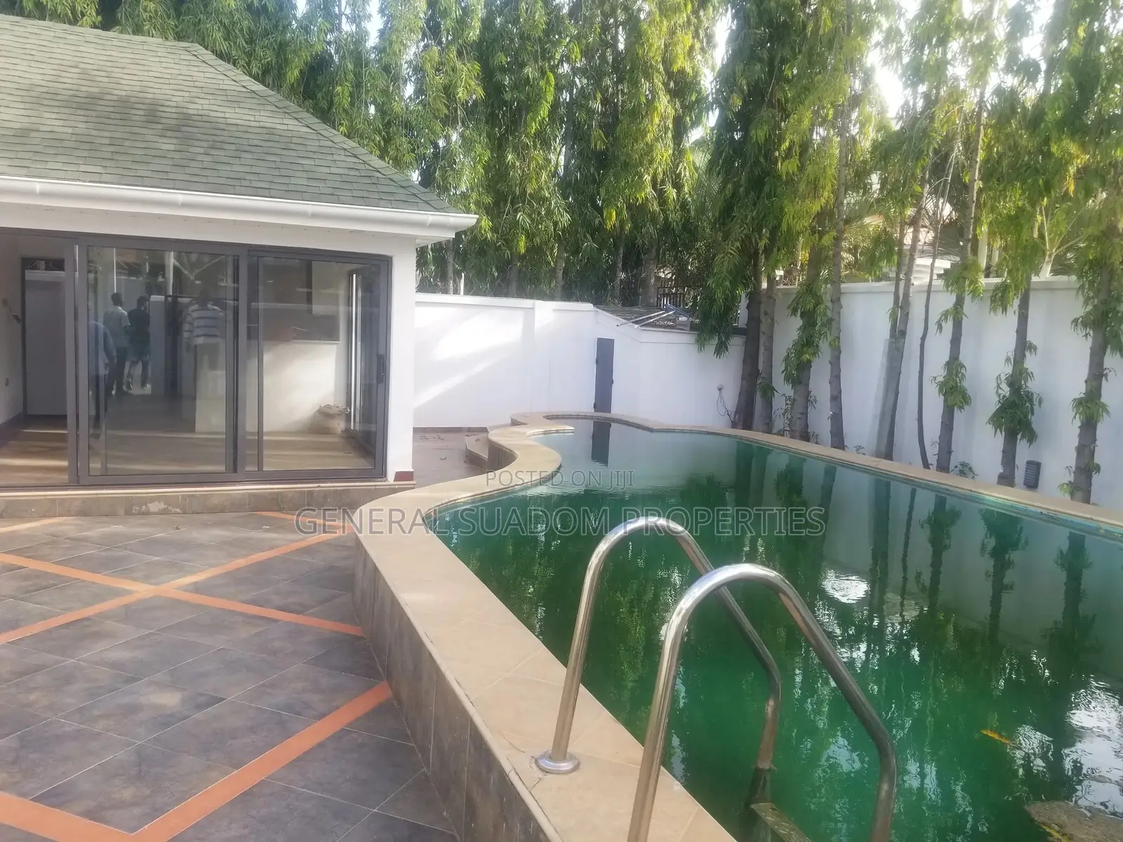 4bdrm Duplex in Suadom Properties, Osu Ako-Adjei for Rent
