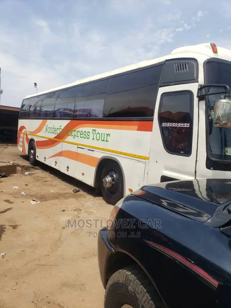 Car Rentals Vip Buses for Rent for Tours Excursion Staff