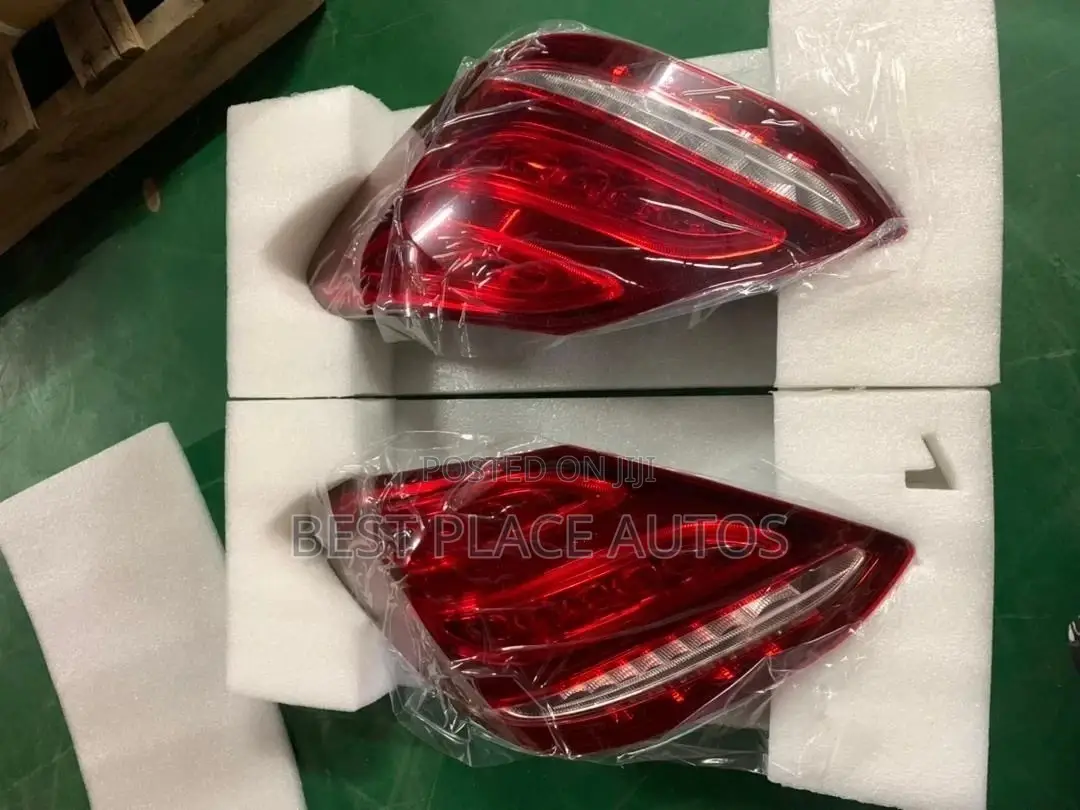 Mercedes Benz C300 2016 Taillight