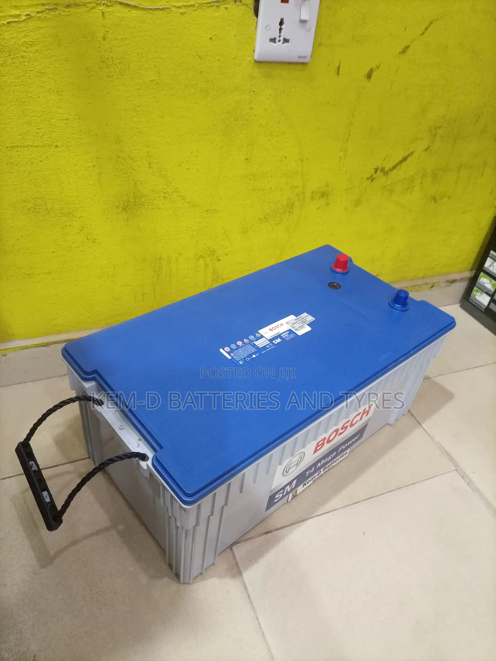 Bosch 200ah 12 Volts 33 Plates Battery