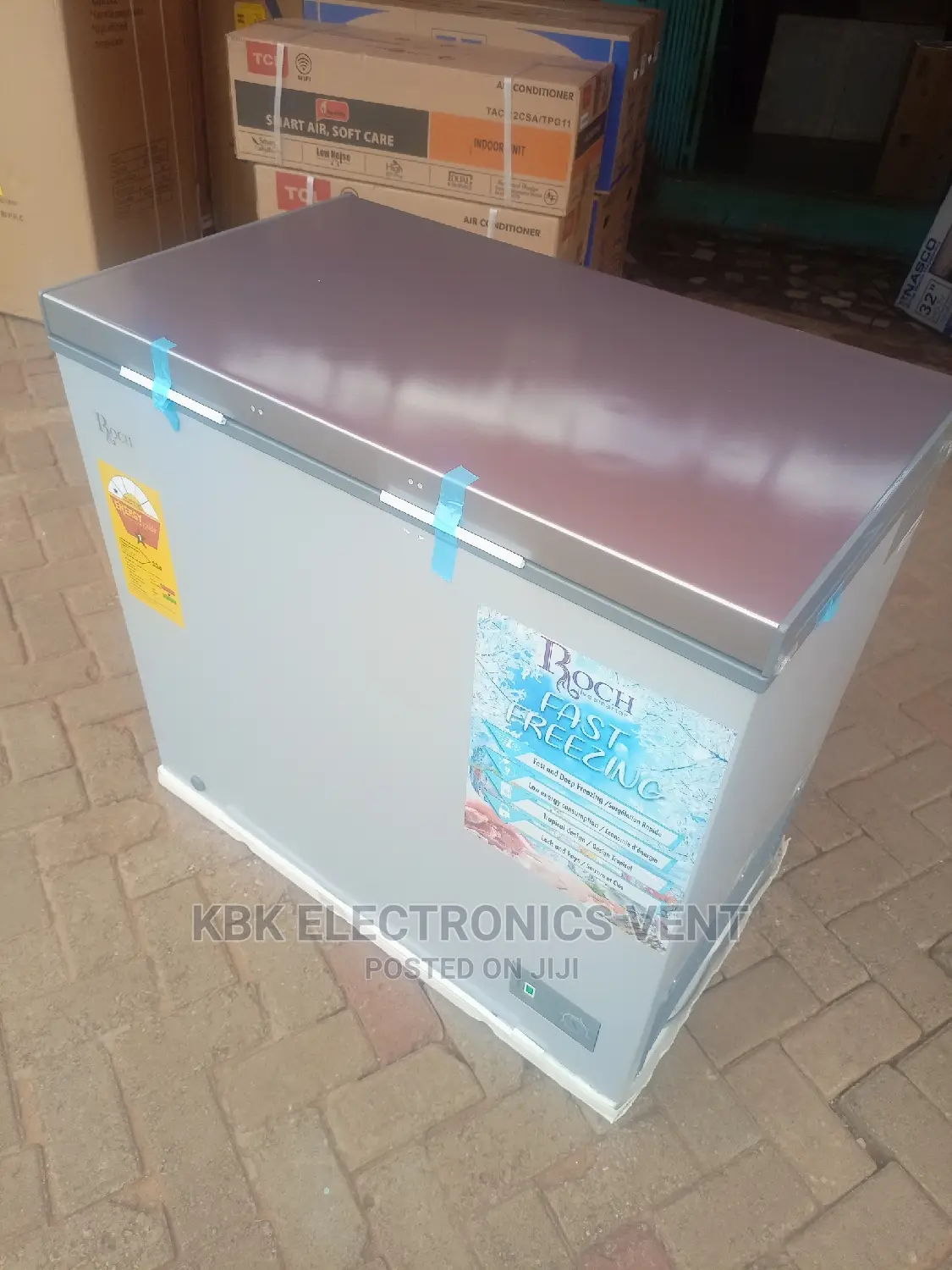 Roch 200ltr Chest Freezer +Glass Top